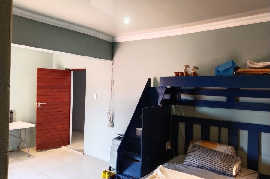 5 Bedroom Property for Sale in Birdwood Estate North West